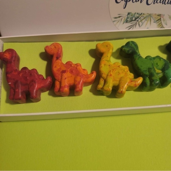 COPY - New Handmade Dinosaur (3 options) Speckled Rainbow Crayons With Gift Box - Picture 5 of 8